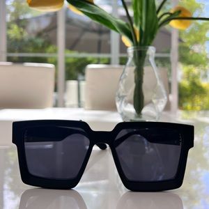 Blackout Sunnies